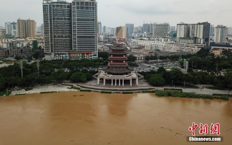 Lũ trên hơn 50 con sông ở Nam và Đông Trung Quốc vượt mức báo động vì mưa lớn